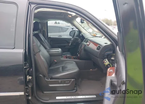 2010 Chevrolet Tahoe Ltz z USA, uszkodzony, nr VIN 1GNUKCE03AR264601